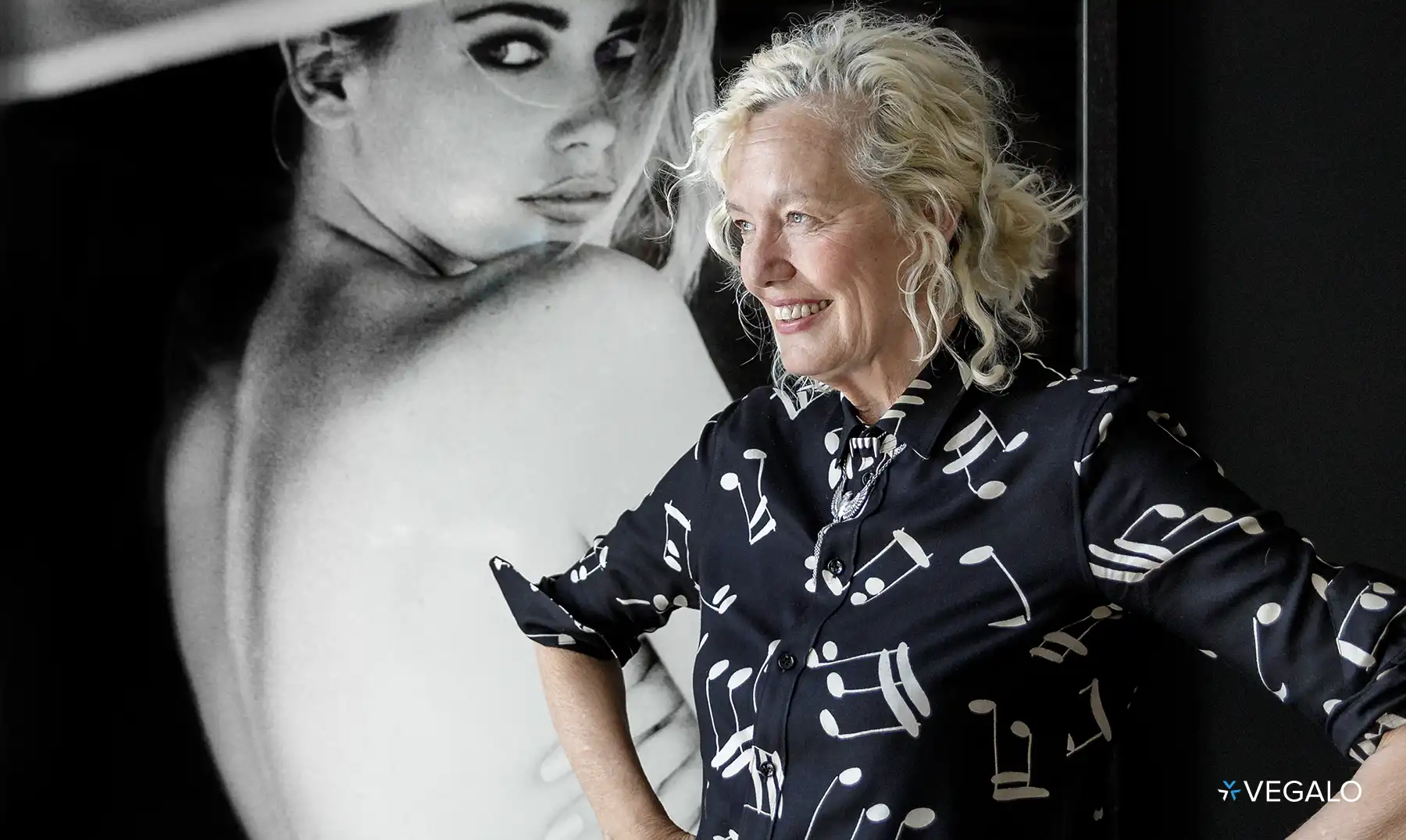 Porträt des ehemaligen Supermodels und der ikonischen Fotografin Ellen von Unwerth, für die Opera Gallery